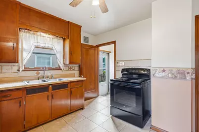 3050 N 79th St, Milwaukee, WI 53222 - Photo 8