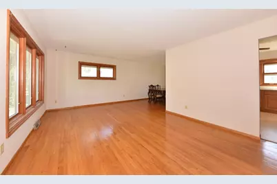 6941 N 89th St, Milwaukee, WI 53224 - Photo 8