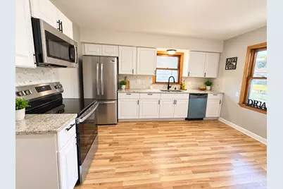 3854 E Carpenter Ave, Cudahy, WI 53110 - Photo 4