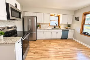 3854 E Carpenter Ave, Cudahy, WI 53110 - Photo 4