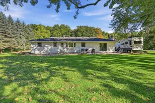 S55W23639 Hickory Ridge Dr, Waukesha, WI 53189 - Photo 34