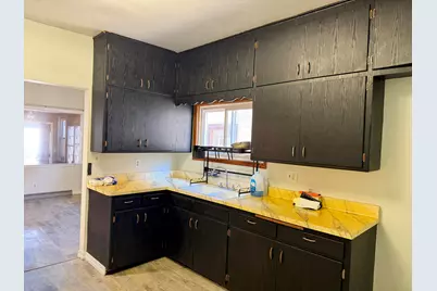 3213 W Lincoln Ave, Milwaukee, WI 53215 - Photo 4