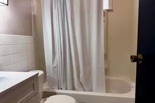 3213 W Lincoln Ave, Milwaukee, WI 53215 - Photo 8