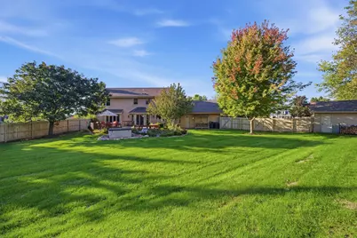 S44W23627  Amy James Dr, Waukesha, WI 53189 - Photo 32
