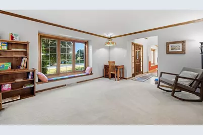 S44W23627  Amy James Dr, Waukesha, WI 53189 - Photo 2
