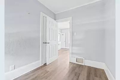 5720 W Rogers St, West Allis, WI 53219 - Photo 8