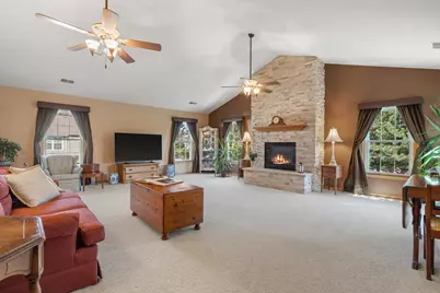 1122 N Sunnyslope Dr #203, Racine, WI 53406 - Photo 2