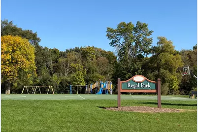 14870 W Kingsway Dr, New Berlin, WI 53151 - Photo 24