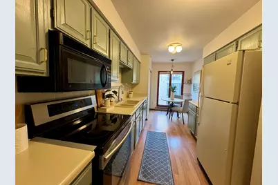 1906 E Shorewood Blvd #265, Shorewood, WI 53211 - Photo 8