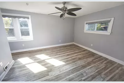 2405 S 92nd St, West Allis, WI 53227 - Photo 18