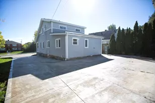 2405 S 92nd St, West Allis, WI 53227 - Photo 26