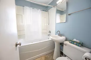 2405 S 92nd St, West Allis, WI 53227 - Photo 14