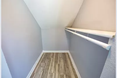 2405 S 92nd St, West Allis, WI 53227 - Photo 20