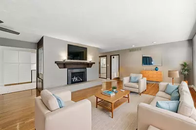 611 W Mequon Rd, Mequon, WI 53092 - Photo 16