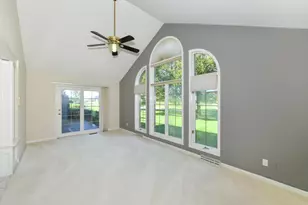 110 Eagle Pointe Dr, Delavan, WI 53115 - Photo 10