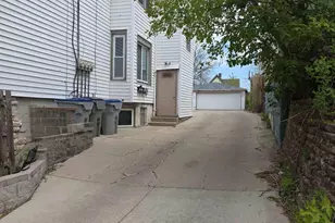 1817 N Humboldt Ave, Milwaukee, WI 53202 - Photo 4