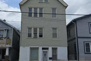 1817 N Humboldt Ave, Milwaukee, WI 53202 - Photo 2