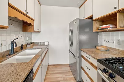 1531 W Edgerton Ave #H, Milwaukee, WI 53221 - Photo 4
