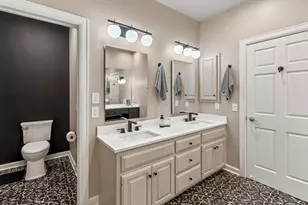 10601 N Hidden Reserve Cir, Mequon, WI 53092 - Photo 32
