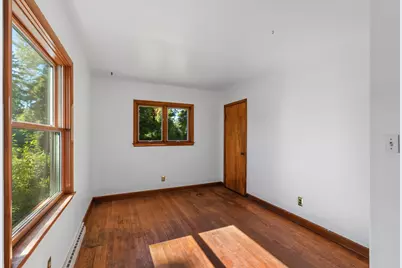 6430 W Freistadt Rd, Mequon, WI 53092 - Photo 8