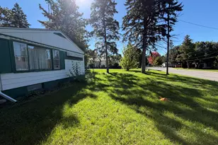 654 Phoenix St, Delavan, WI 53115 - Photo 8