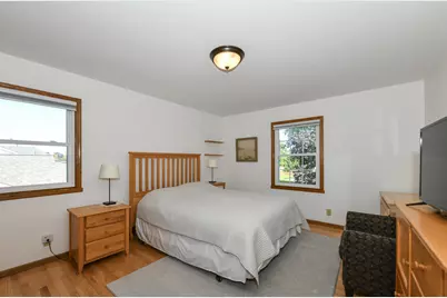 390 E Quail Run, Oak Creek, WI 53154 - Photo 16