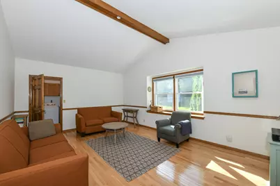 390 E Quail Run, Oak Creek, WI 53154 - Photo 12