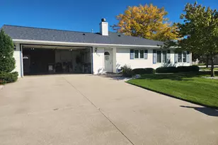 134 Ashland Ct, Sheboygan Falls, WI 53085 - Photo 4