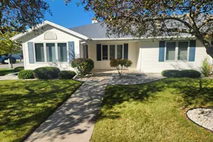 134 Ashland Ct, Sheboygan Falls, WI 53085 - Photo 2