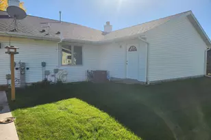 134 Ashland Ct, Sheboygan Falls, WI 53085 - Photo 6