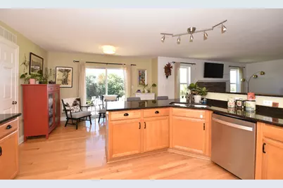 3806  Blossom Dr, Racine, WI 53406 - Photo 10
