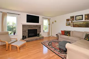 3806 Blossom Dr, Racine, WI 53406 - Photo 4