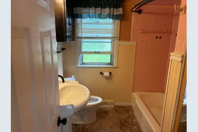 1524  Sunset Dr, Twin Lakes, WI 53181 - Photo 12