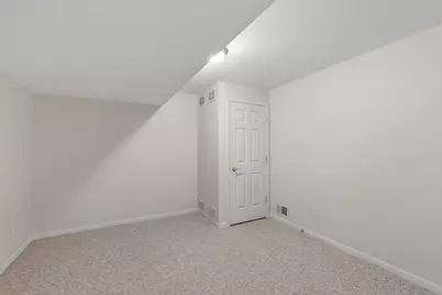 N19 W26702  Milkweed Ln #A, Pewaukee, WI 53072 - Photo 32