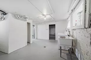 826 N 28th St, Milwaukee, WI 53208 - Photo 22