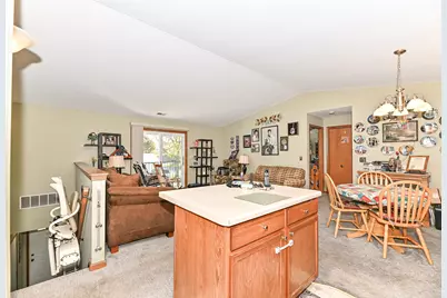 1123 N Sunnyslope Dr #202, Racine, WI 53406 - Photo 10