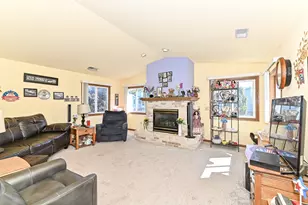 1123 N Sunnyslope Dr, Racine, WI 53406 - Photo 6