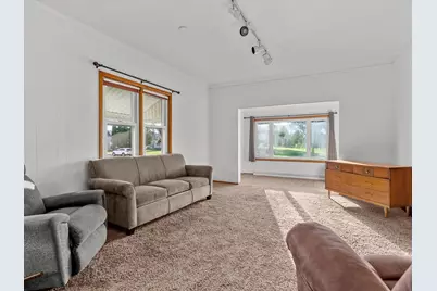 713 S 16th St, Manitowoc, WI 54220 - Photo 12
