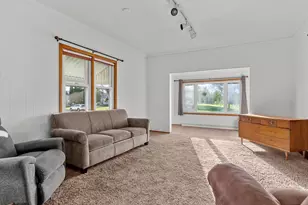 713 S 16th St, Manitowoc, WI 54220 - Photo 12