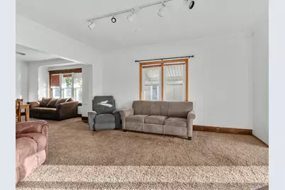 713 S 16th St, Manitowoc, WI 54220 - Photo 10
