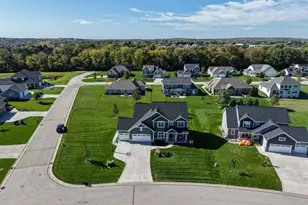 W223N4515 Boxleaf Ln, Pewaukee, WI 53072 - Photo 56