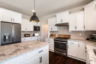 W223N4515 Boxleaf Ln, Pewaukee, WI 53072 - Photo 16