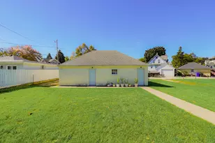265 S Pine St, Burlington, WI 53105 - Photo 6