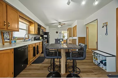 3514  Waterbury Ln, Racine, WI 53403 - Photo 8
