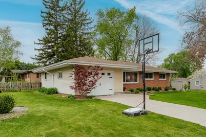 16401 W Addison Ave, New Berlin, WI 53151 - Photo 10