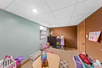 16401 W Addison Ave, New Berlin, WI 53151 - Photo 22
