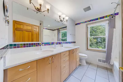 149  Hickory Dr, Delafield, WI 53018 - Photo 12