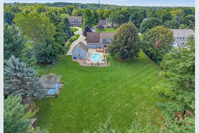 149  Hickory Dr, Delafield, WI 53018 - Photo 38