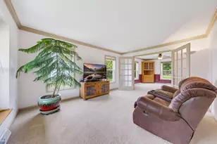 149 Hickory Dr, Delafield, WI 53018 - Photo 6