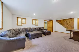 149 Hickory Dr, Delafield, WI 53018 - Photo 14